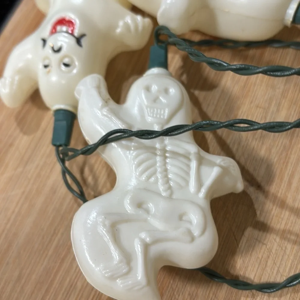 PRE OWNED VINTAGE PUMPKIN HOLLOW SMILING GHOST BLOW MOLD STRING LIGHTS